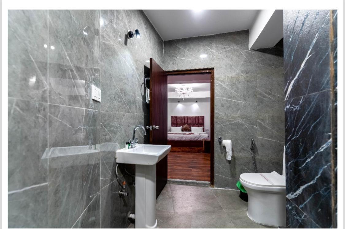 Hotel King Near Drc Parking 大吉岭 外观 照片